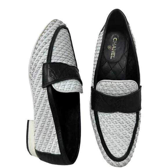 Chanel Classic Academia Black White Woven Leather CC Logo Loafer Slip On Flats - Picture 1 of 16
